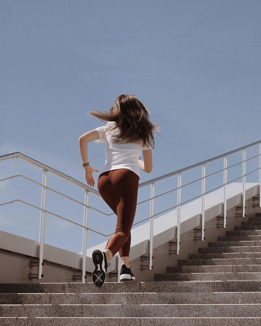 Électrolytes et sport féminin : quand l’eau seule ne suffit plus
