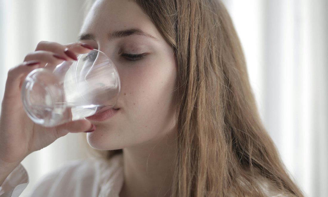 L'hydratation optimale pour les femmes actives : Tout savoir sur les sticks hydratants