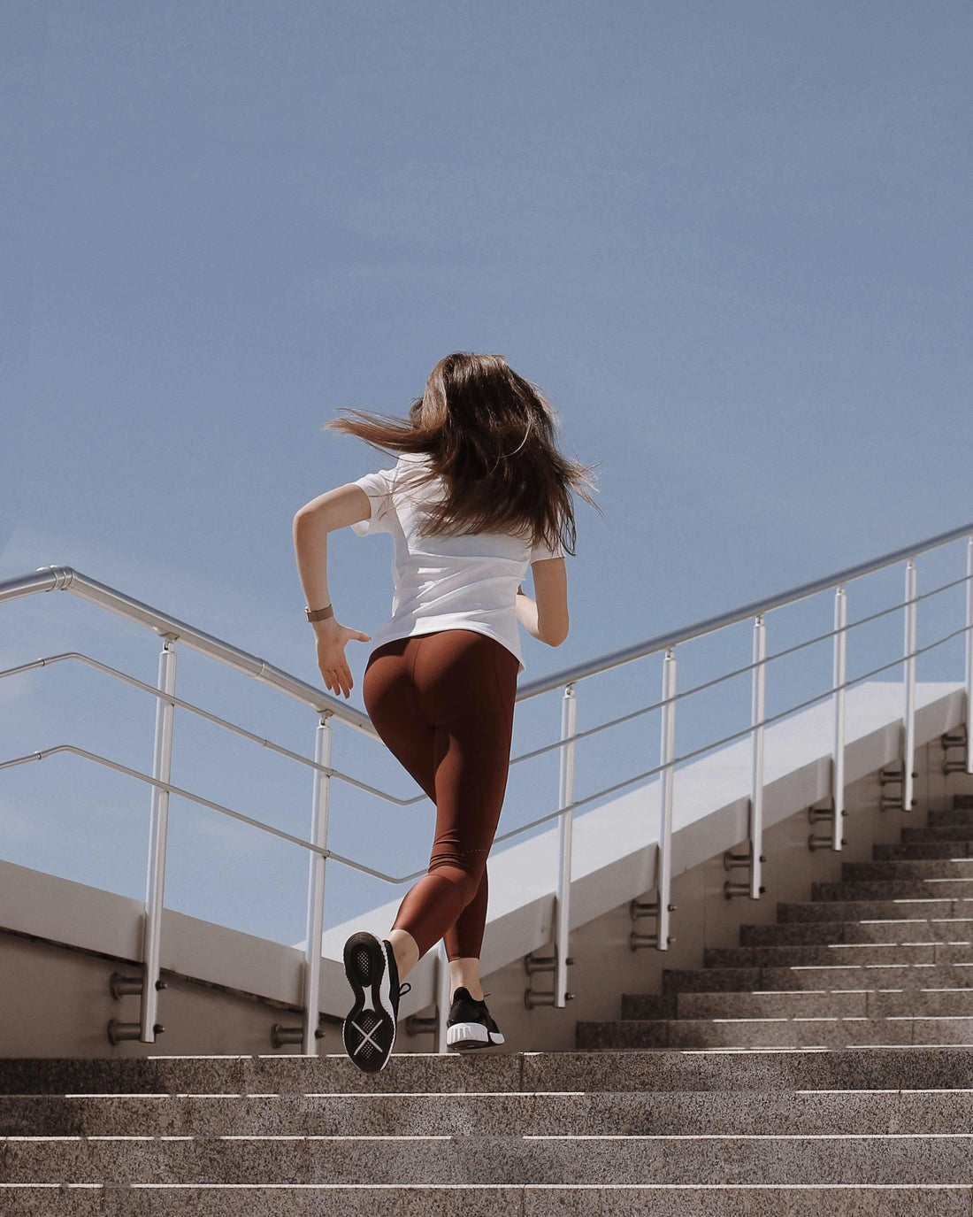 Électrolytes et sport féminin : quand l’eau seule ne suffit plus