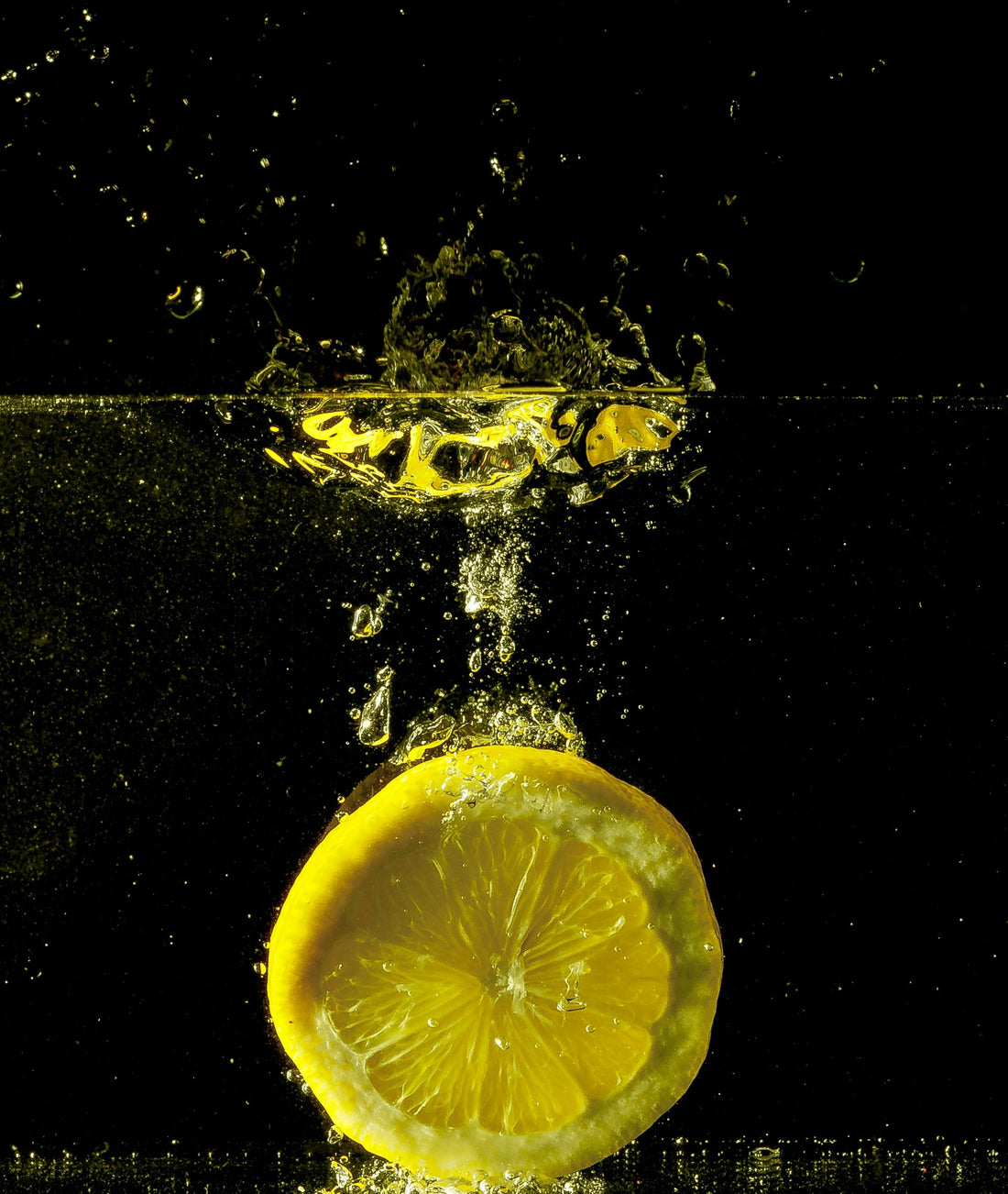 Les bienfaits cachés de l'eau citronnée : au-delà des mythes